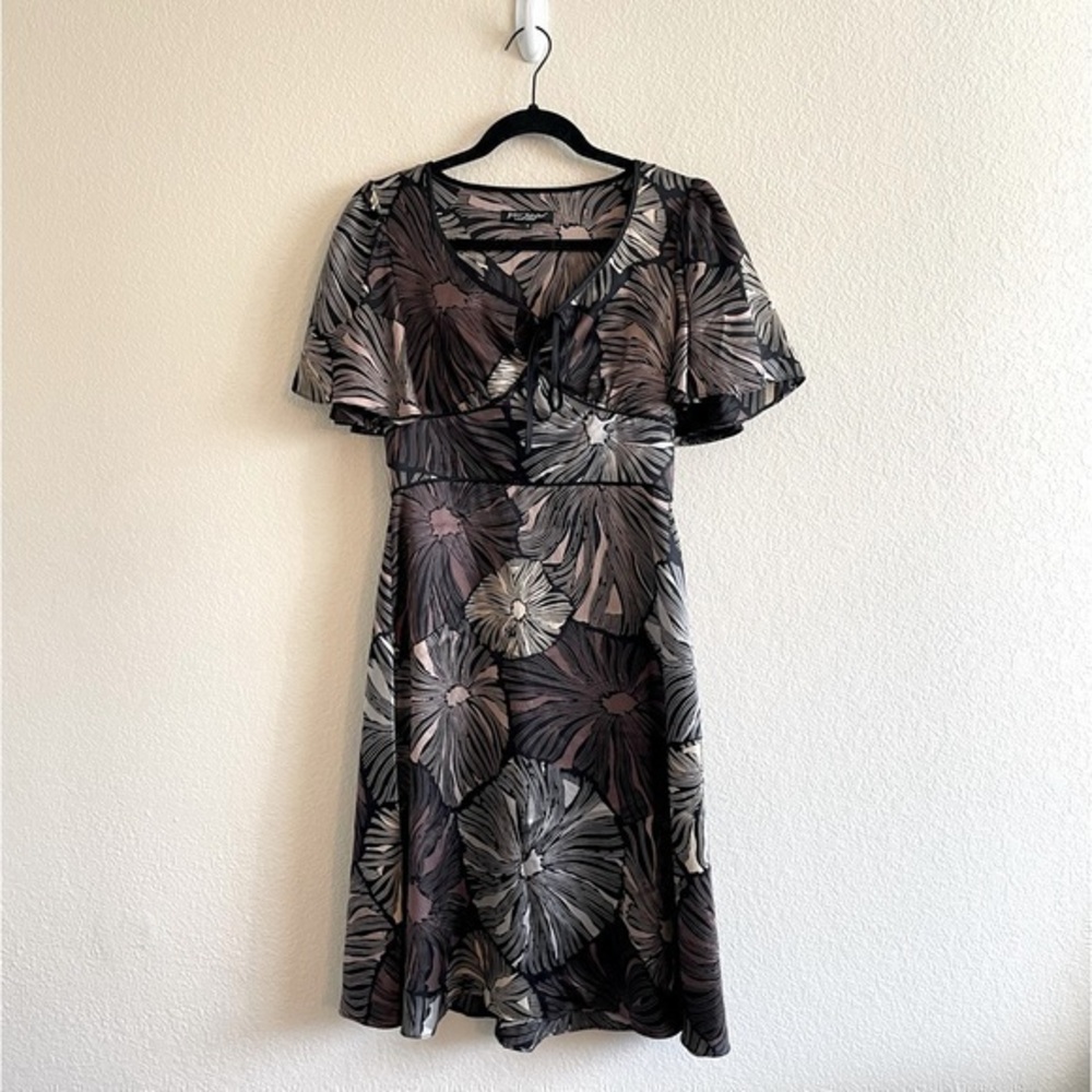 Vintage 90’s Betsey Johnson Silk Floral Neutral Flutter Sleeve Dress Size 4